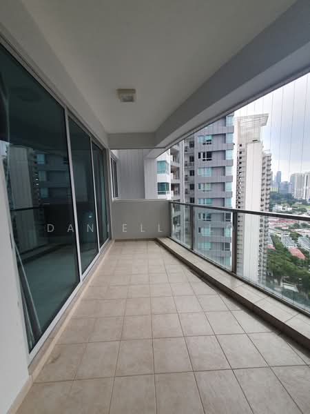 Twin Regency, 26 Kim Tian Road, Alexandra / Commonwealth, 3 Bedrooms, 1,442 sqft, Condominium For Rent, by Danielle Loh, 25359722 - PropertyGuru.com.sg
