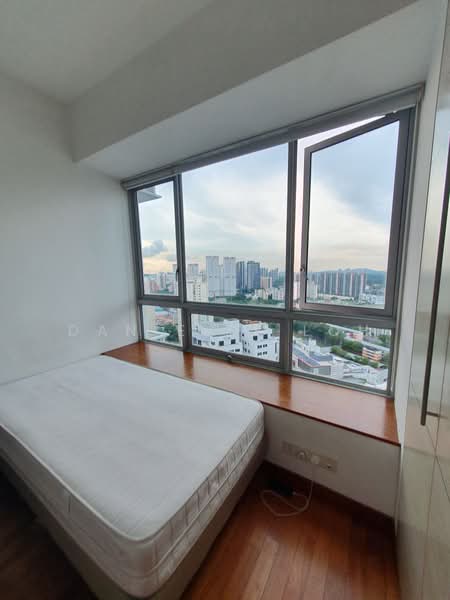 Twin Regency, 26 Kim Tian Road, Alexandra / Commonwealth, 3 Bedrooms, 1,442 sqft, Condominium For Rent, by Danielle Loh, 25359722 - PropertyGuru.com.sg