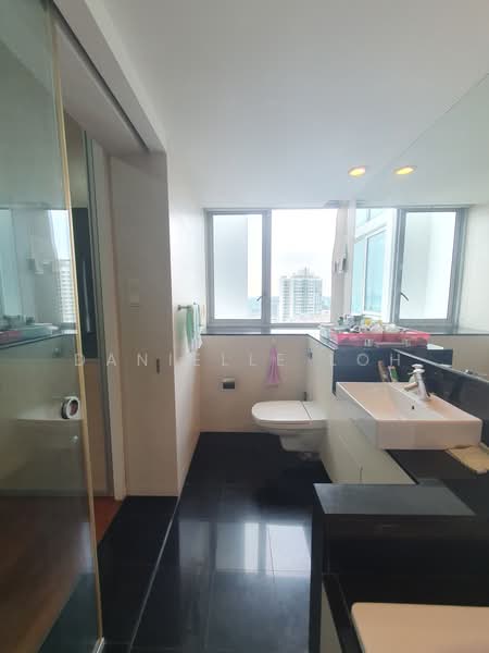 Twin Regency, 26 Kim Tian Road, Alexandra / Commonwealth, 3 Bedrooms, 1,442 sqft, Condominium For Rent, by Danielle Loh, 25359722 - PropertyGuru.com.sg