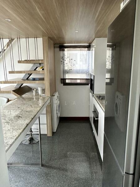 Seahill, 121 West Coast Crescent, 1 Bedroom, 495 sqft, Condominium For Rent, by Angela Lim, 25359903 - Efficient Kitchen. With oven, coffee maker, washer & dryer, refrigerator - PropertyGuru.com.sg
