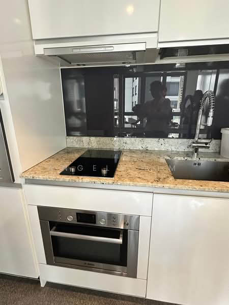 Seahill, 121 West Coast Crescent, 1 Bedroom, 495 sqft, Condominium For Rent, by Angela Lim, 25359903 - Oven & induction cooker & hob - PropertyGuru.com.sg