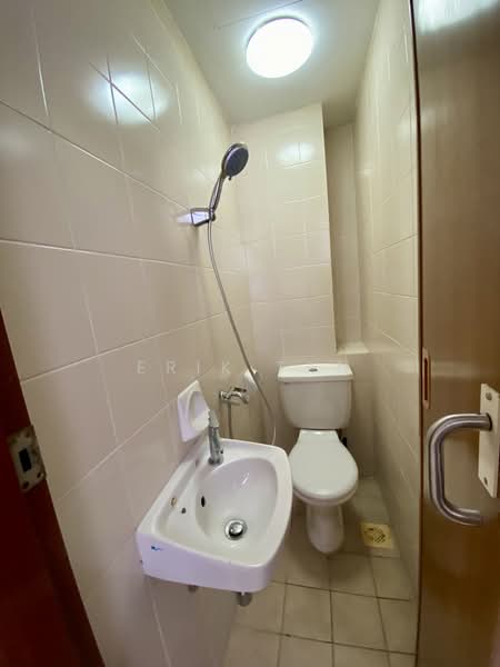 Summerdale, 2 Boon Lay Drive, 3 Bedrooms, 1,216 sqft, Condominium For Rent, by Erik Tan, 25360042 - PropertyGuru.com.sg