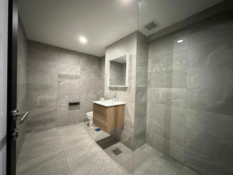 Fully Furnished Serviced Standard Studio Apartment At Aljunied Mrt (Shared Toilet), Eunos / Geylang / Paya Lebar, Studio, 190 sqft, Apartment For Rent, by Vagen Teh, 25360160 - Bathroom - PropertyGuru.com.sg