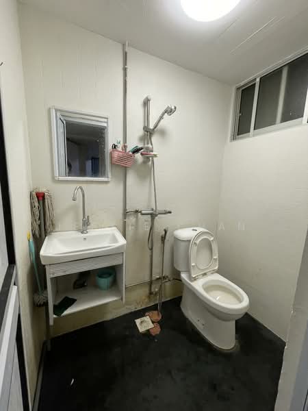 Textile Centre, 200 Jalan Sultan, 2 Bedrooms, 883 sqft, Apartment For Sale, by Jessie Chan, 25360292 - PropertyGuru.com.sg