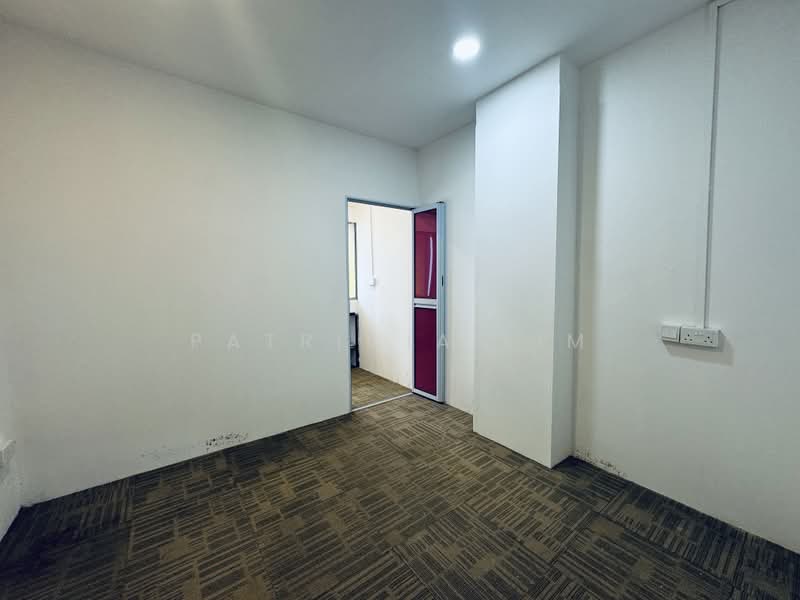 Sultan Plaza, 100 Jalan Sultan, Beach Road / Bugis / Rochor, 237 sqft, Mall Shop For Rent, by Patricia Lim, 25360604 - CommercialGuru.com.sg