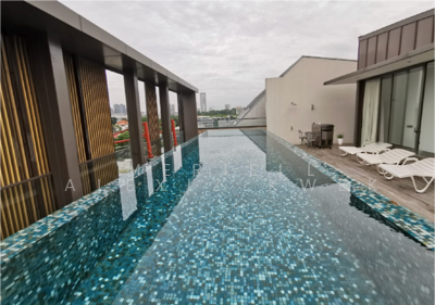 For Rent - Lloyd SixtyFive