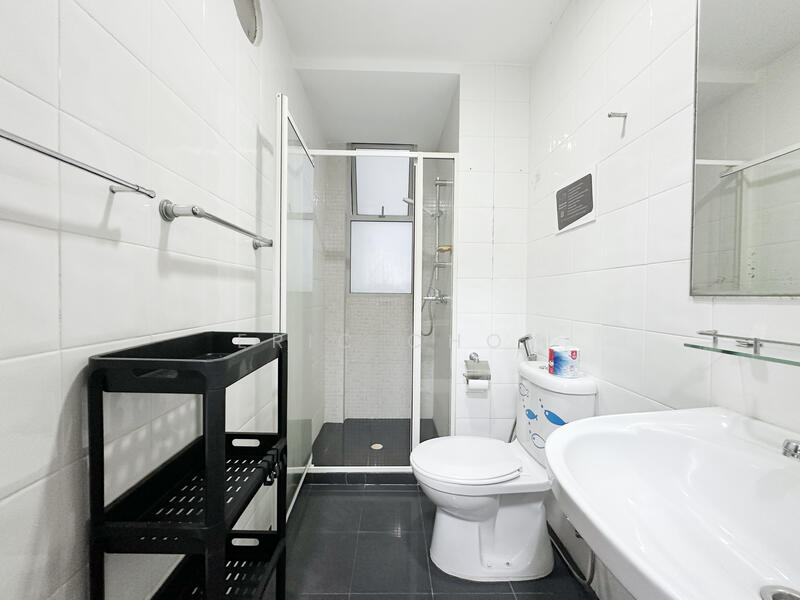 The Eden @ Tampines, 21 Tampines Street 34, Room Rental, 125 sqft, Condominium For Rent, by Eric Choy, 25361153 - Common Toilet - PropertyGuru.com.sg