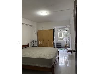 For Rent - 6 Holland Close