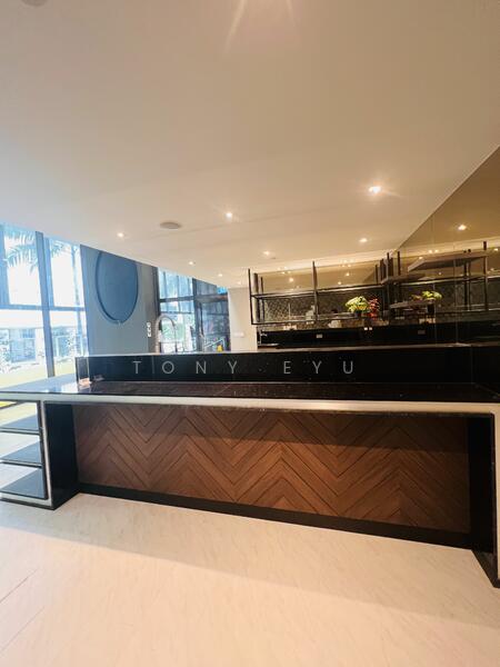 Rare High Human Traffic Restaurant or Retail With Fitted Kitchen Unit Robinson Road, Robinson Road, 3,025 sqft, Food & Beverage For Rent, by Tony Eyu, 25361301 - CommercialGuru.com.sg