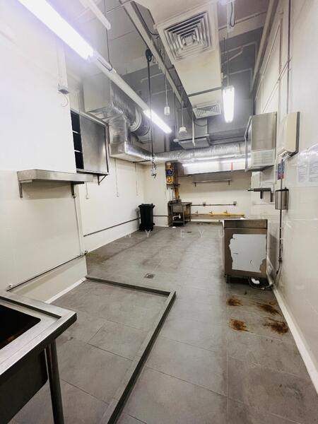 Rare High Human Traffic Restaurant or Retail With Fitted Kitchen Unit Robinson Road, Robinson Road, 3,025 sqft, Food & Beverage For Rent, by Tony Eyu, 25361301 - CommercialGuru.com.sg
