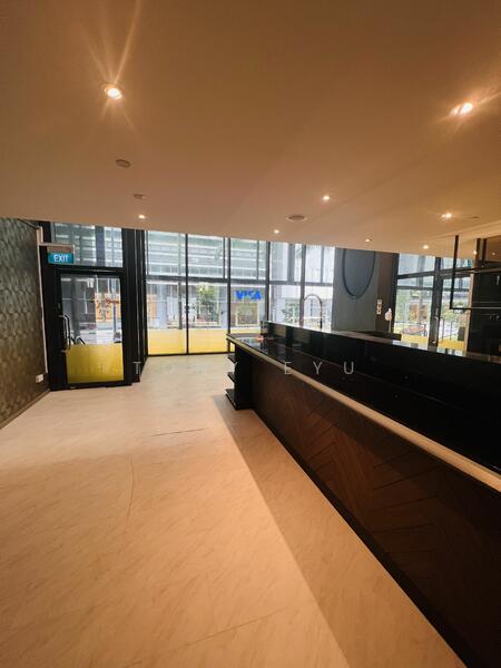 Rare High Human Traffic Restaurant or Retail With Fitted Kitchen Unit Robinson Road, Robinson Road, 3,025 sqft, Food & Beverage For Rent, by Tony Eyu, 25361301 - CommercialGuru.com.sg
