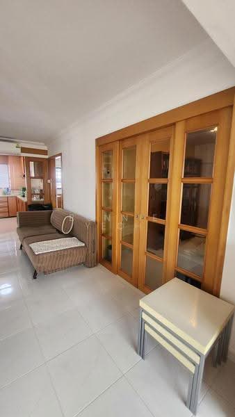 4 Queen's Road, 4 Queen's Road, Tanglin / Holland / Bukit Timah, 2 Bedrooms, 785 sqft, HDB Flat For Rent, by Bonnie Yeoh, 25362432 - PropertyGuru.com.sg