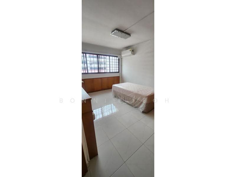 4 Queen's Road, 4 Queen's Road, Tanglin / Holland / Bukit Timah, 2 Bedrooms, 785 sqft, HDB Flat For Rent, by Bonnie Yeoh, 25362432 - PropertyGuru.com.sg