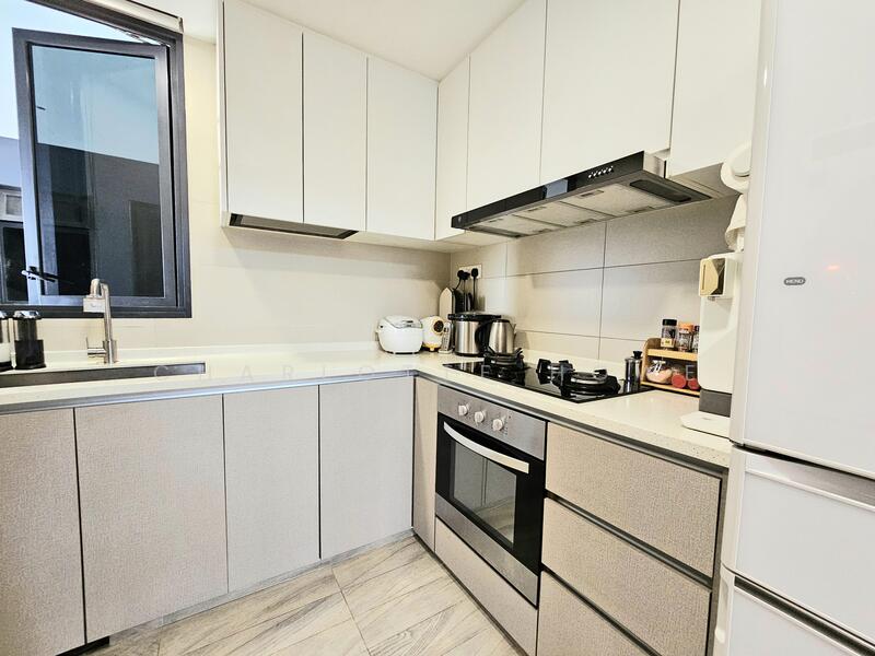 L shaped kitchen 