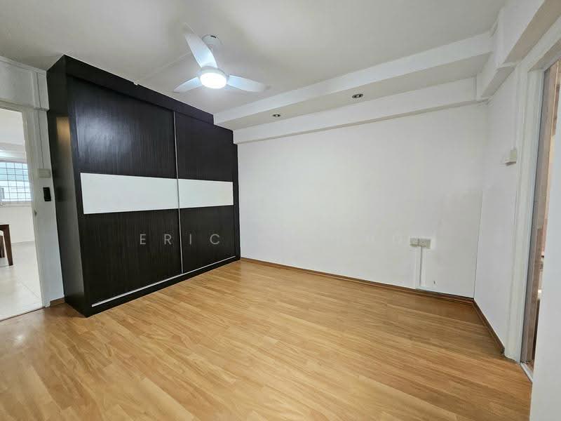 205 Clementi Avenue 6, 205 Clementi Avenue 6, Buona Vista / West Coast / Clementi New Town, 3 Bedrooms, 1,001 sqft, HDB Flat For Rent, by Eric Cheong, 25363470 - Master Room - PropertyGuru.com.sg