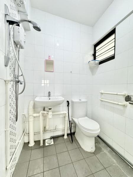 135 Bukit Batok West Avenue 6, 135 Bukit Batok West Avenue 6, Dairy Farm / Bukit Panjang / Choa Chu Kang, 2 Bedrooms, 882 sqft, HDB Flat For Rent, by Jason Tan, 25363724 - PropertyGuru.com.sg