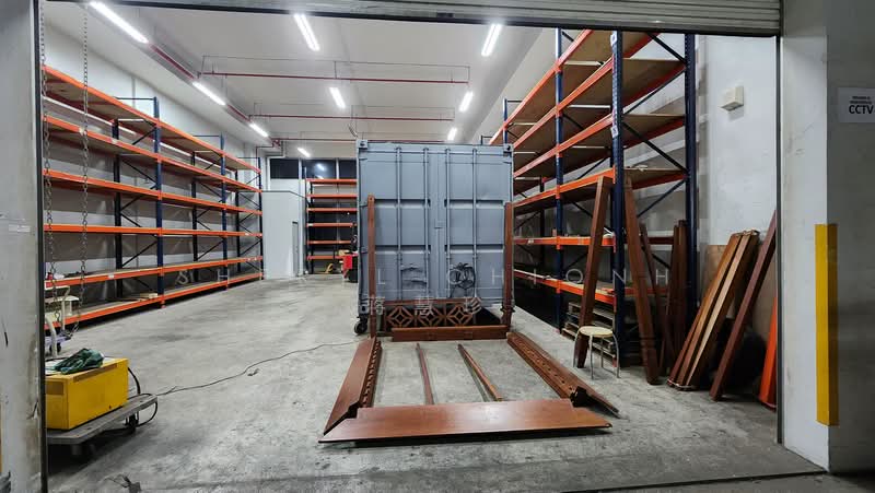 West Connect Building, 10 Buroh Street, 1,733 sqft, Factory / Workshop (B2) For Rent, by Sheryl Chionh 蒋慧珍, 25364868 - West Connect (Interior of Unit) - CommercialGuru.com.sg