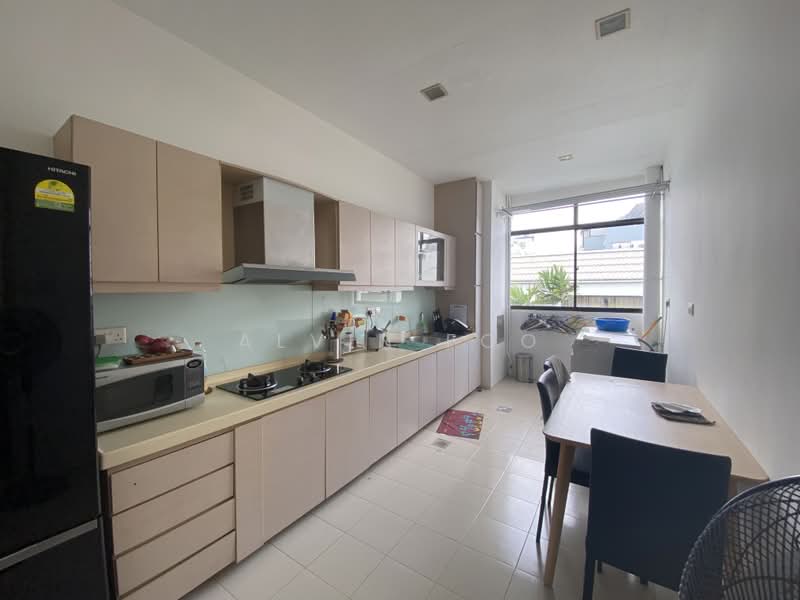 Cambridge Village, 2a Cambridge Road, 4 Bedrooms, 1,604 sqft, Condominium For Rent, by Alvin Foo, 25365274 - PropertyGuru.com.sg