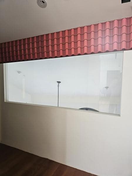 North Bridge Road, North Bridge Road, Bugis, Beach Road / Bugis / Rochor, 1,600 sqft, Shop / Shophouse For Rent, by JT, 25365411 - Level 3 Attic - CommercialGuru.com.sg