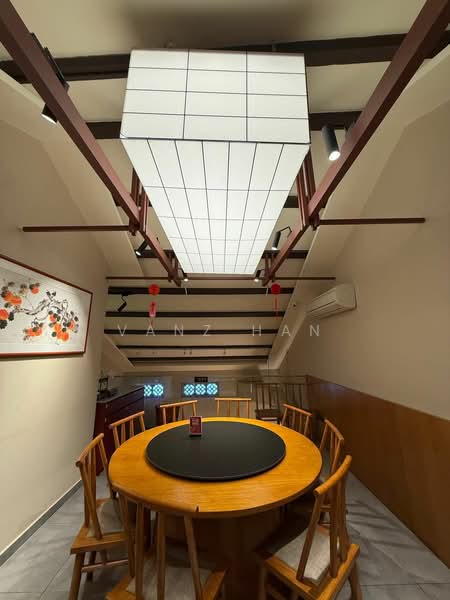 Restaurant at Chinatown 牛车水餐厅 2.5 sty restaurant for rent, Chinatown, 2,618 sqft, Shop / Shophouse For Rent, by Vanz Han, 25365984 - CommercialGuru.com.sg