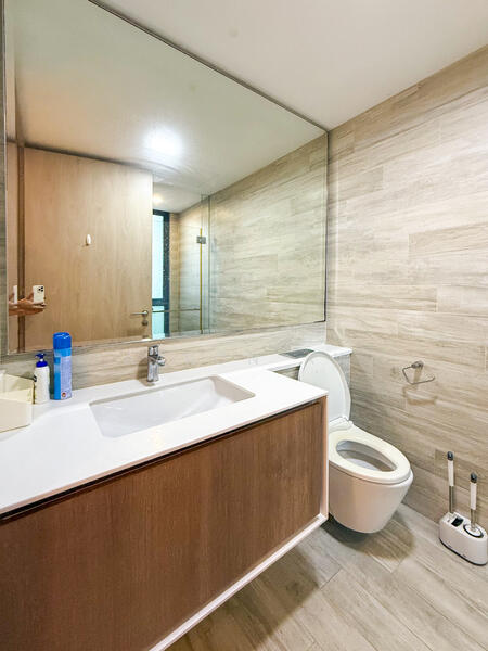 J Gateway Condominium For Sale at S$ 1,100,000 | PropertyGuru Singapore