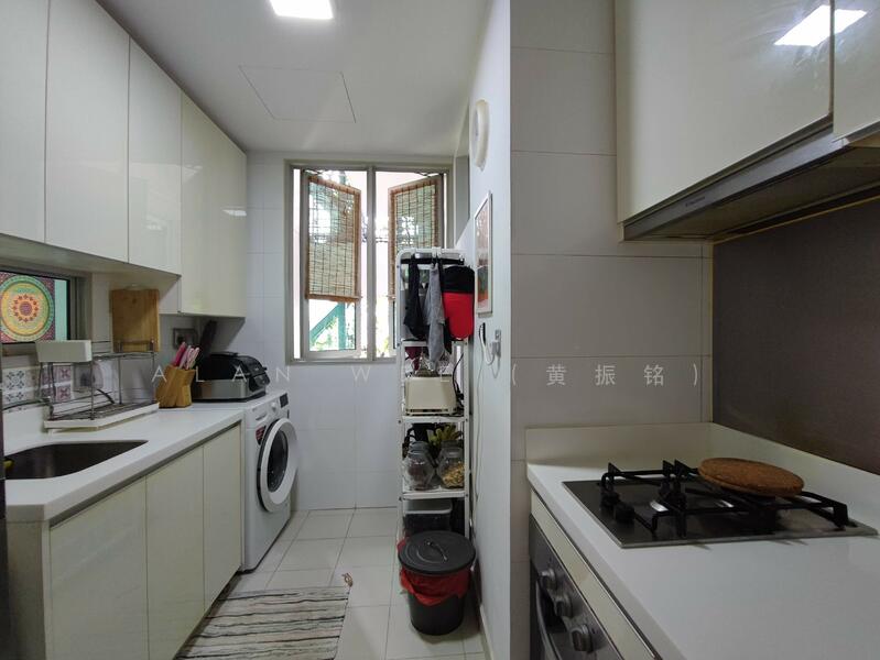 For Rent - Tree House
