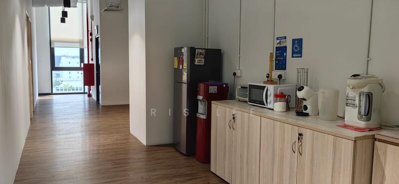 Loyang Ind Estate - FItted Unit for Lease, Loyang Ind Estate, Changi Airport / Changi Village, 7,212 sqft, Factory / Workshop (B2) For Rent, by Kris Lee, 25368037 - CommercialGuru.com.sg
