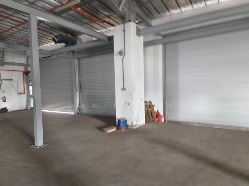 Warehouse, Fire Sale $3.6mil@11Ksfq Leasehold | Rent SG$0.9+, 3,000,000 sqft, Factory / Workshop (B2) For Sale, by Daniel Kam 甘囯財, 25368513 - CommercialGuru.com.sg