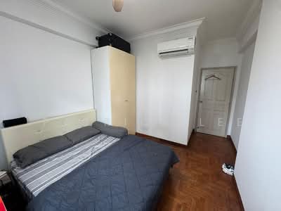 For Rent - La Crystal