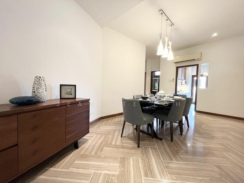 Orange Regency, 101 Fernhill Road, 4 Bedrooms, 1776 sqft, Apartment For