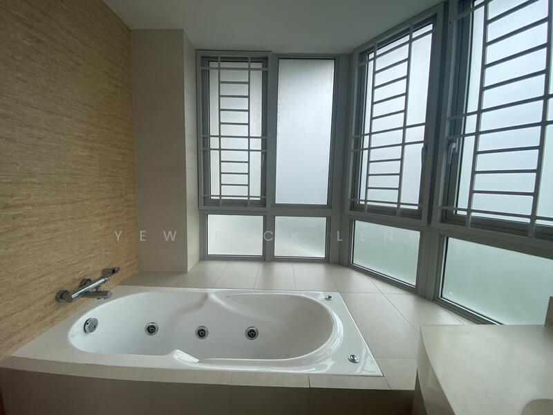 Master Bedroom Toilet