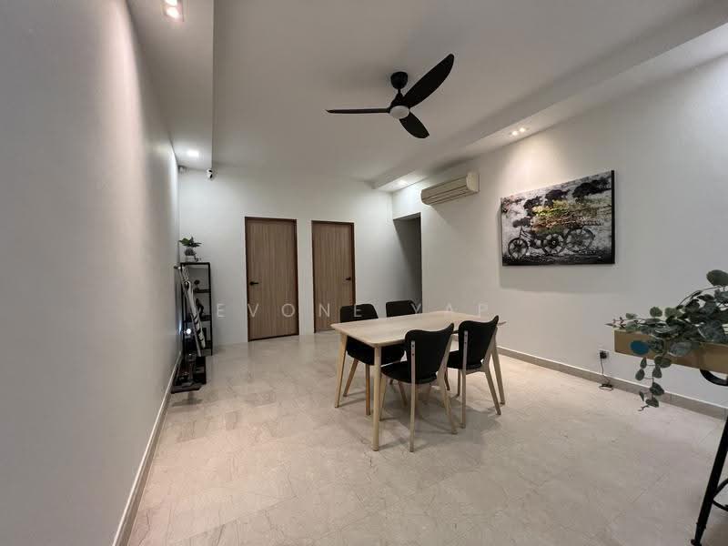 Simsville, 6 Geylang East Avenue 2, Eunos / Geylang / Paya Lebar, Room Rental, 150 sqft, Condominium For Rent, by Evone Yap, 25371426 - Dining Room - PropertyGuru.com.sg