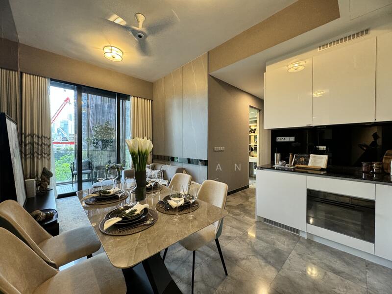Midtown Bay, 120 Beach Road, Beach Road / Bugis / Rochor, 2 Bedrooms, 754 sqft, Condominium For Sale, by Lily Tang, 25371604 - PropertyGuru.com.sg