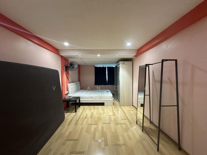 134 Bukit Batok West Avenue 6, 134 Bukit Batok West Avenue 6, Dairy Farm / Bukit Panjang / Choa Chu Kang, 2 Bedrooms, 882 sqft, HDB Flat For Rent, by Vivian Chua, 25374124 - PropertyGuru.com.sg