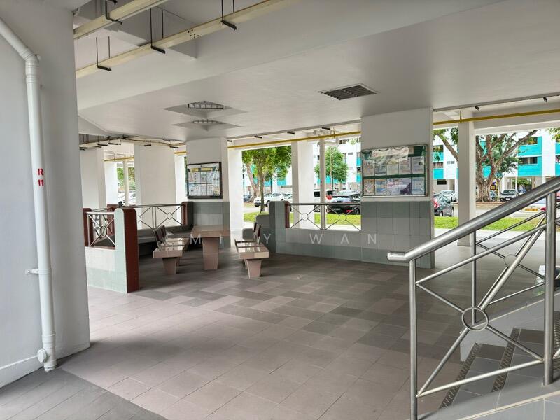 Lobby quiet and clean