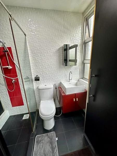 24 Verdun Road Studio Unit | Little India | Farrer Park MRT, Verdun Road, Farrer Park / Serangoon Rd, Studio, 300 sqft, Apartment For Rent, by Timothy Chew, 25374411 - Bathroom - PropertyGuru.com.sg