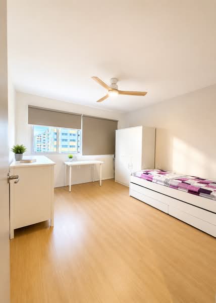 726 Jurong West Avenue 5, 726 Jurong West Avenue 5, Room Rental, 300 sqft, HDB Flat For Rent, by Shah Khan, 25375077 - PropertyGuru.com.sg