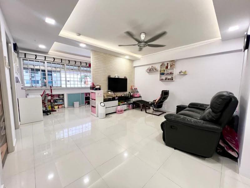 506 Choa Chu Kang Street 51, 506 Choa Chu Kang Street 51, Dairy Farm / Bukit Panjang / Choa Chu Kang, 3 Bedrooms, 1,323 sqft, HDB Flat For Sale, by Jaime Tan, 25375174 - Living Room - PropertyGuru.com.sg
