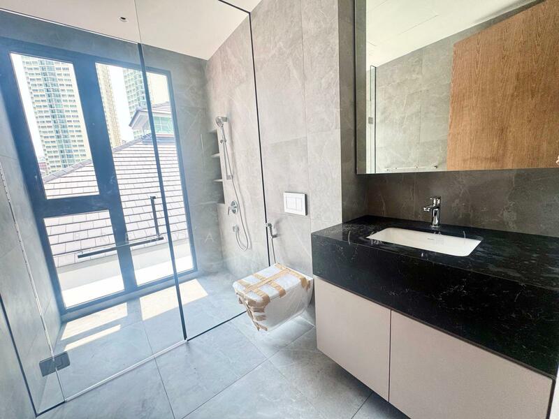 MERINO CRESCENT, Brand New Detached with Pool & Lift