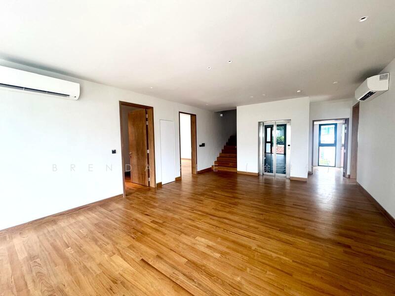 MERINO CRESCENT, Brand New Detached with Pool & Lift