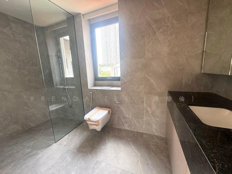 MERINO CRESCENT, Brand New Detached with Pool & Lift