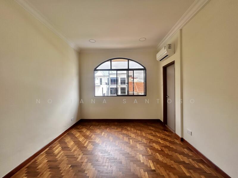 Jln Angin Laut/ Harvey Avenue/ Harvey Crescent, Harvey/Jln Angin Laut