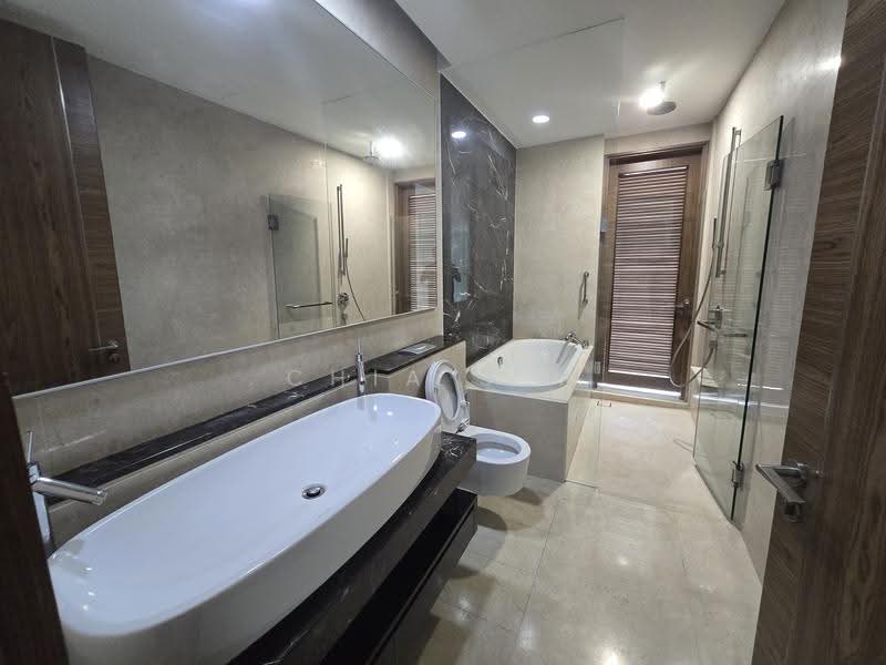 Volari, 14 Balmoral Road, Tanglin / Holland / Bukit Timah, 4 Bedrooms, 2,282 sqft, Condominium For Rent, by Chia S M, 25376827 - Bathroom - PropertyGuru.com.sg