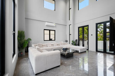 For Sale - 9 Kew Drive