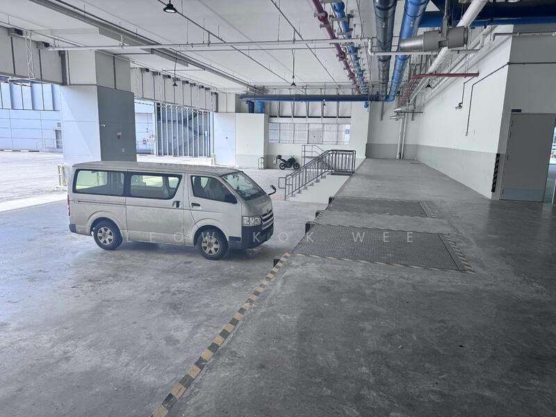 1st floor Product display office / dedicated loading bays / climate controlled warehouse @ woodland, , 3,500 sqft, Warehouse For Rent, by Leow Kok Wee, 25377693 - CommercialGuru.com.sg
