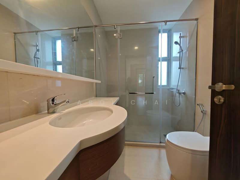 Nassim Regency, 37 Nassim Road, 3 Bedrooms, 2,024 sqft, Apartment For Rent, by Carol Chai, 25378110 - Common Bath - PropertyGuru.com.sg