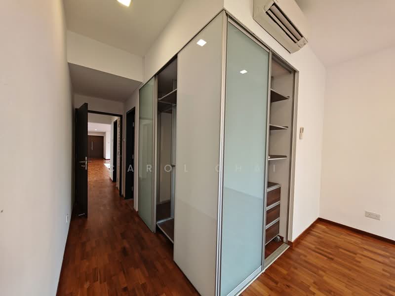 Nassim Regency, 37 Nassim Road, 3 Bedrooms, 2,024 sqft, Apartment For Rent, by Carol Chai, 25378110 - Mstr Rm Wardrobe - PropertyGuru.com.sg