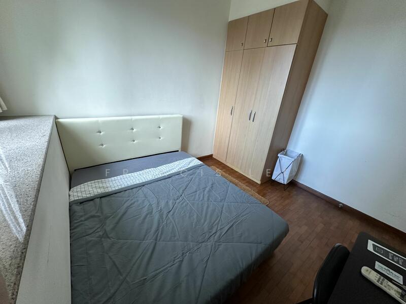 Queens, 10 Stirling Road, Alexandra / Commonwealth, Room Rental, 130 sqft, Condominium For Rent, by Francis Lee, 25378157 - PropertyGuru.com.sg