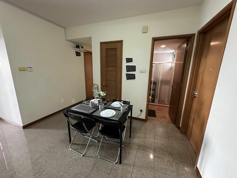 Queens, 10 Stirling Road, Alexandra / Commonwealth, Room Rental, 130 sqft, Condominium For Rent, by Francis Lee, 25378157 - PropertyGuru.com.sg