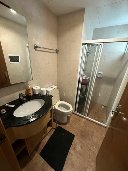 Queens, 10 Stirling Road, Alexandra / Commonwealth, Room Rental, 130 sqft, Condominium For Rent, by Francis Lee, 25378157 - PropertyGuru.com.sg